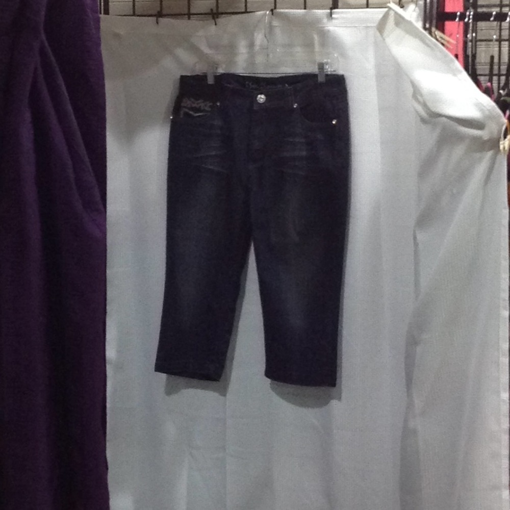 Small bling capris